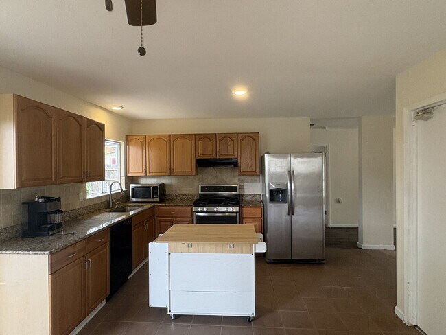 Building Photo - 3-Bed, 2 Baths, 2 Living Ares With Cozy Fireplace in San Antonio!"