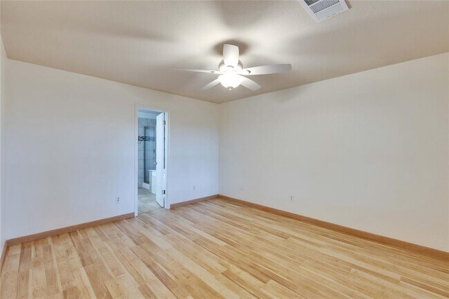 Building Photo - 2625 Gate Ridge Dr