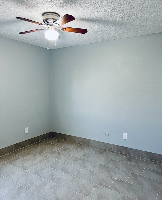 Building Photo - 2386 Harbor Town Dr