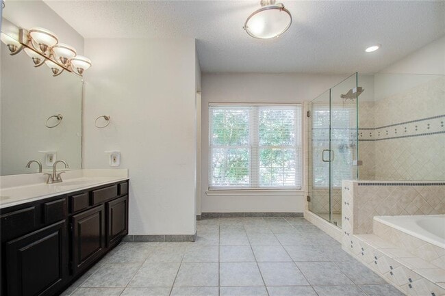 Building Photo - 7803 Maple Brook Ln