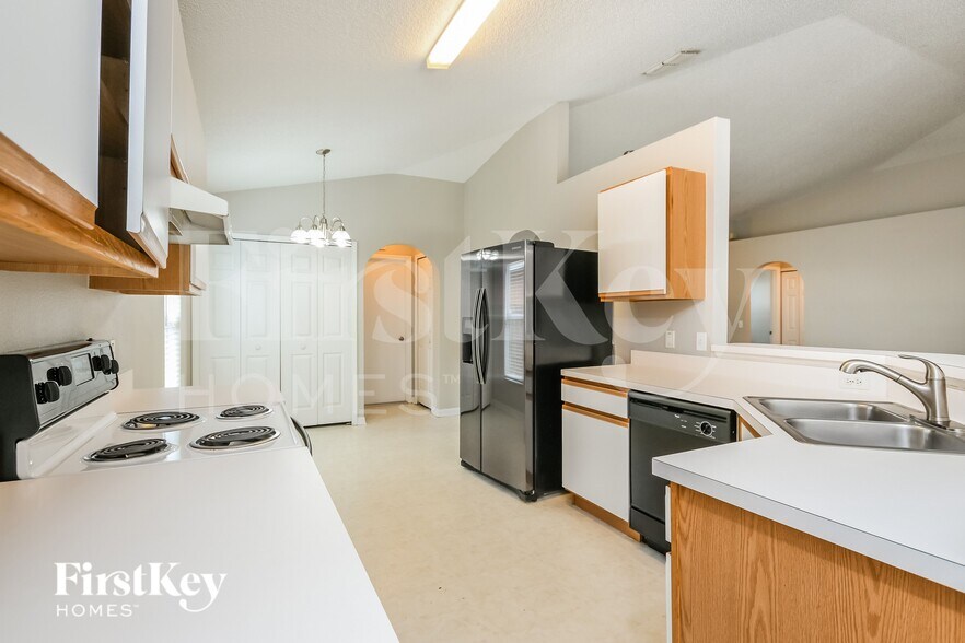 Building Photo - 4434 Stonemeadow Dr