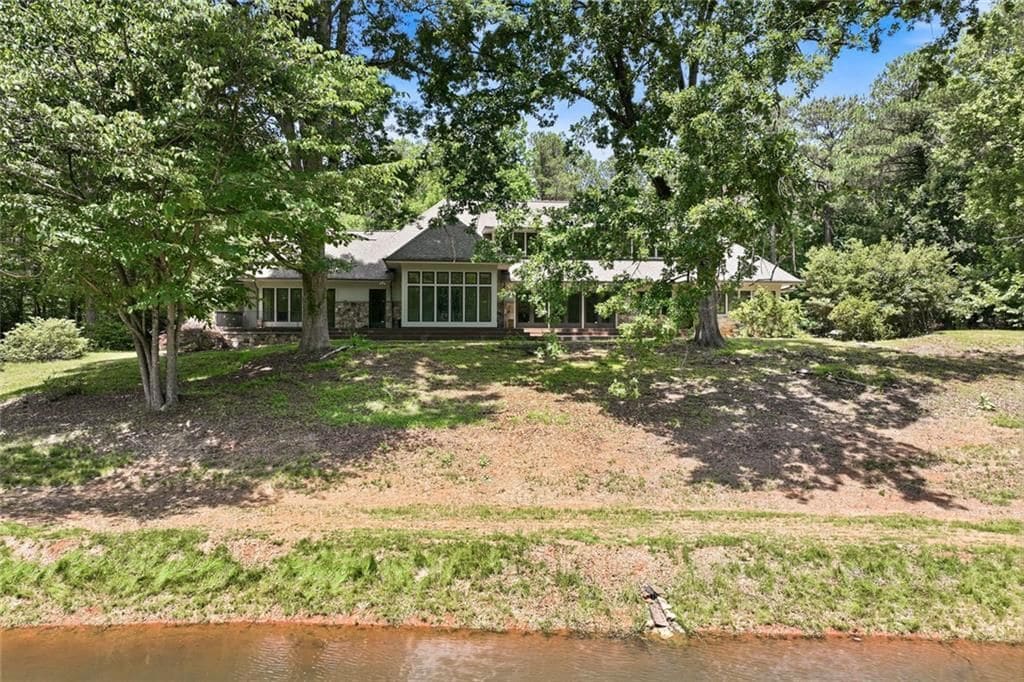 Building Photo - 3735 Smithtown Rd