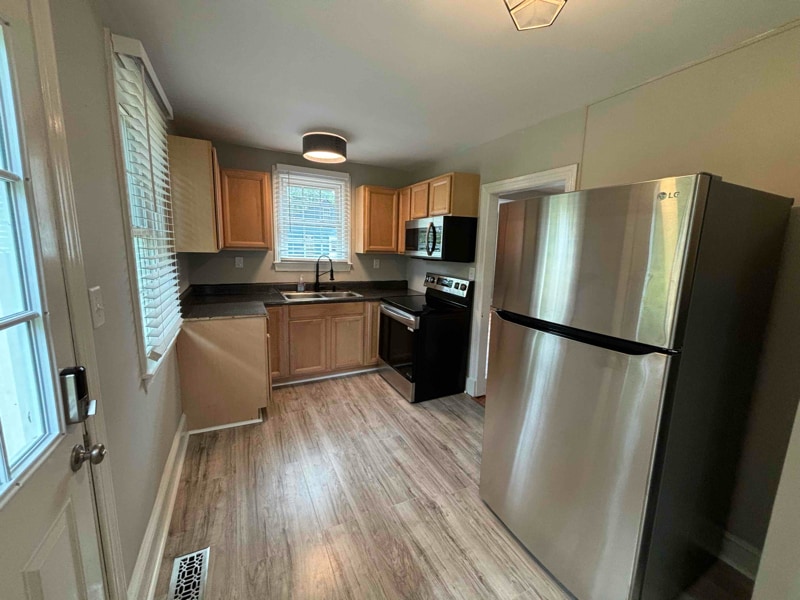 Building Photo - 790 Rappohack Dr