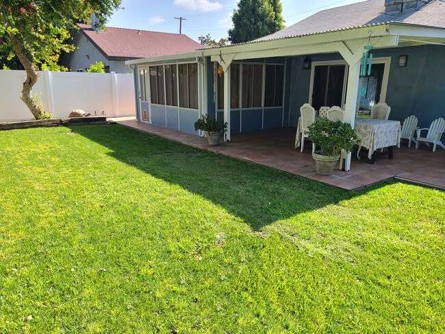 Building Photo - 19827 Arminta St