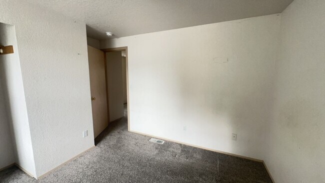 Building Photo - 15325-15327 Berry Valley Rd SE