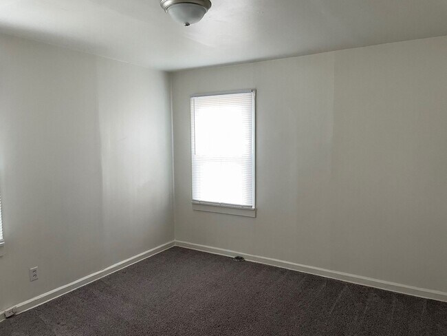 Building Photo - 1510 Sloan St