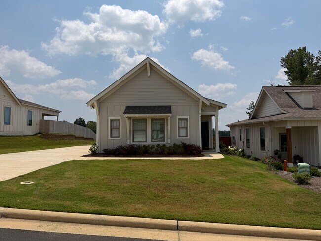 Building Photo - 632 Shropshire Dr