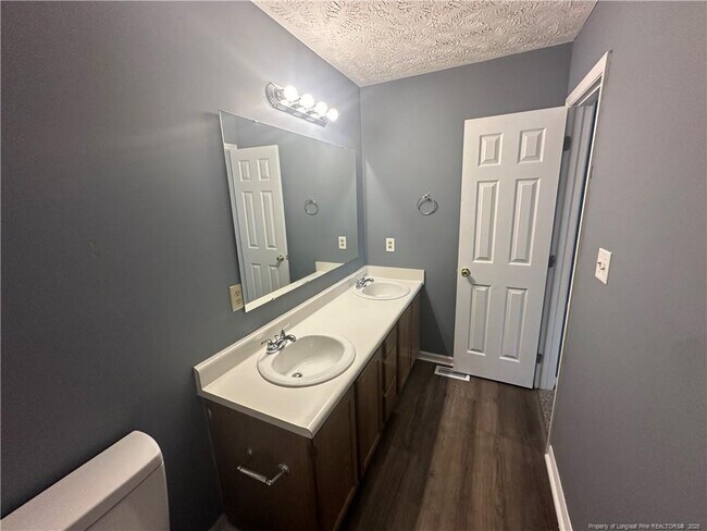 Building Photo - 3545 Chaucer Dr