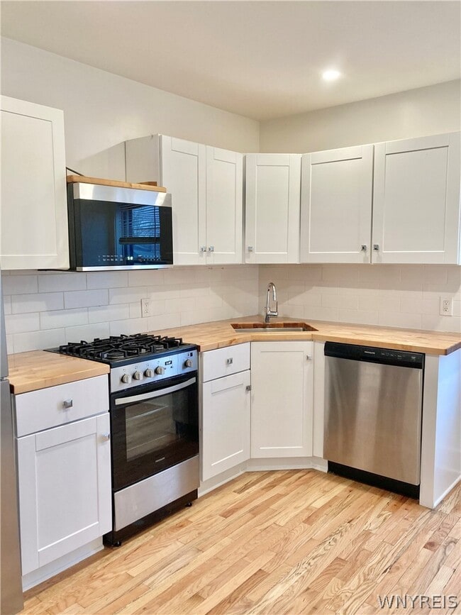 Building Photo - 56 Trinity Pl