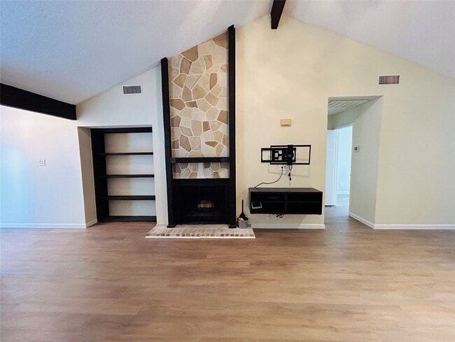 Building Photo - 11699 Village Pl Dr