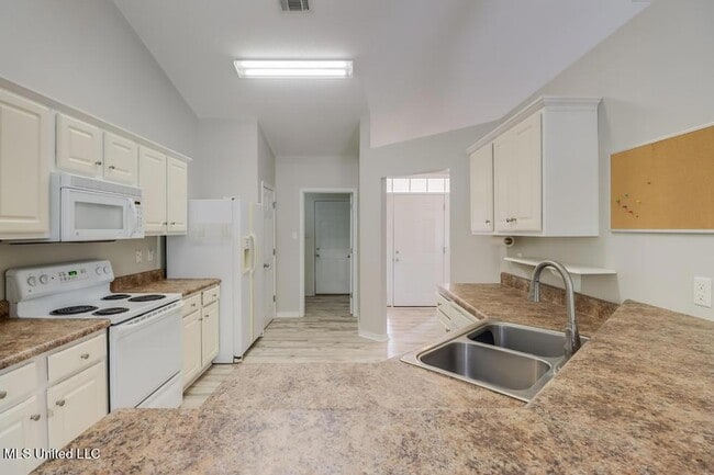 Building Photo - 14886 E Shadow Creek Dr