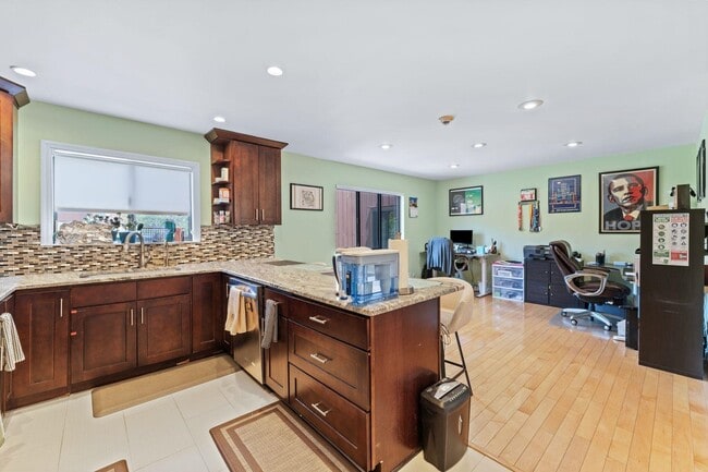 Building Photo - 576 Sanderling Ct