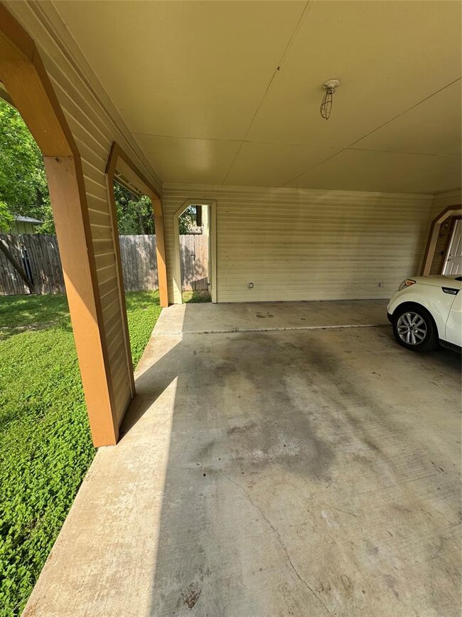 Building Photo - 3504 Eskew Dr
