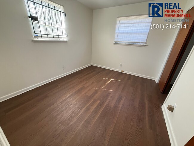 Building Photo - 7325 Knollwood Rd