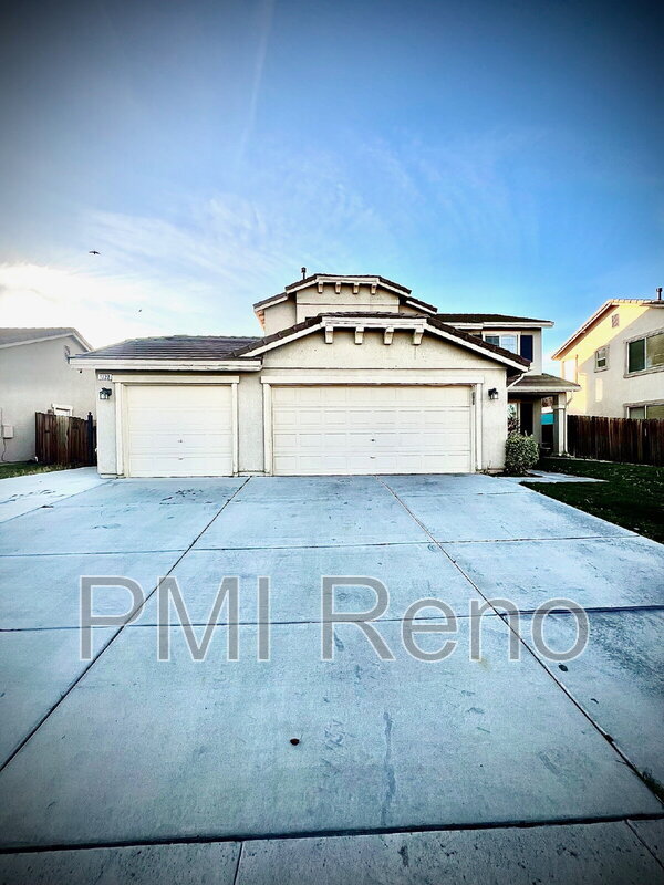 Building Photo - 1720 Oak Dr