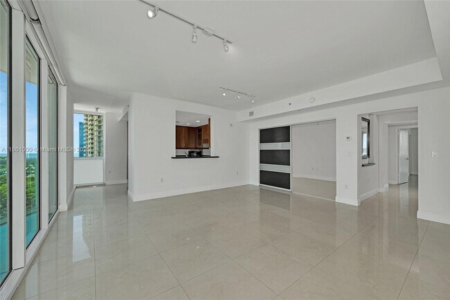 Building Photo - 19400 Turnberry Way