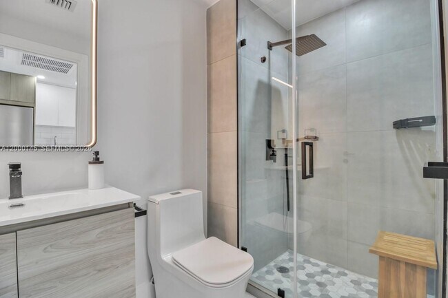 Building Photo - 944 Jefferson Ave