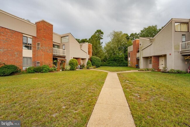 Building Photo - 254 Vail Ct