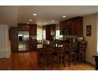 Building Photo - 11 Oak St