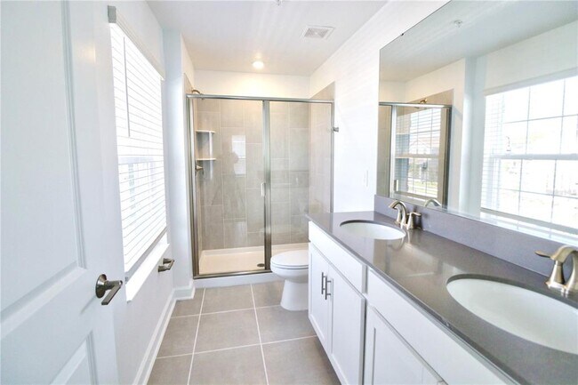 Building Photo - 11425 Listening Dr