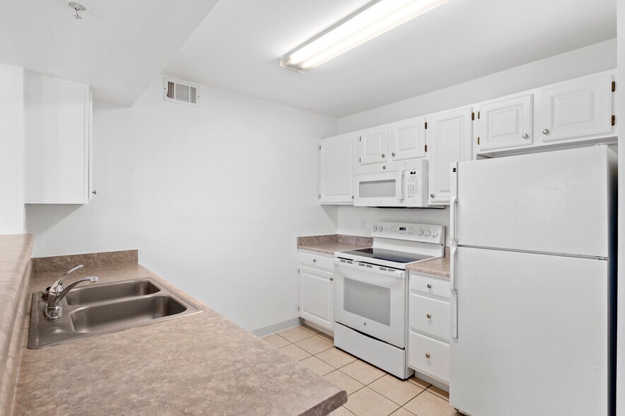 Building Photo - 12826 Ironstone Way