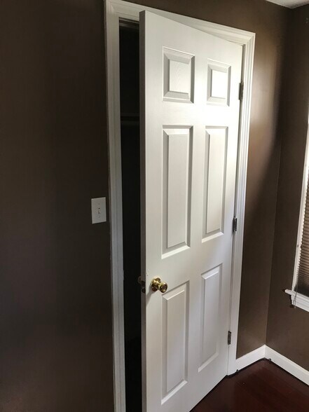 Building Photo - 16 Bowstring Way