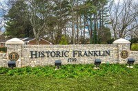 Building Photo - Charming 4BE/3BA Home in Historic Downtown Franklin!