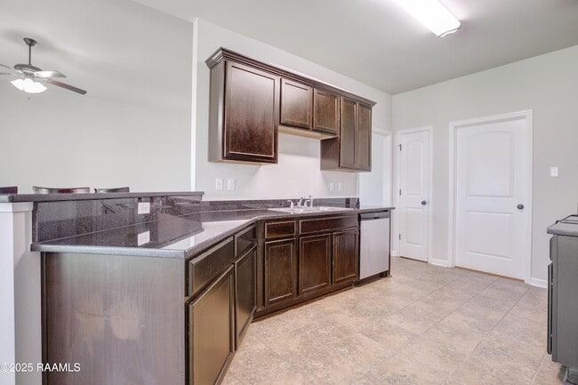 Building Photo - 132 Timber Edge Dr