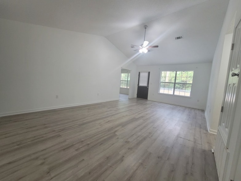 Building Photo - 141 Palmetto Dr