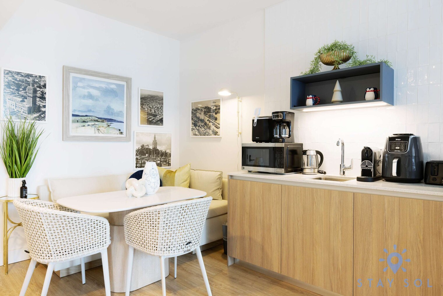 Building Photo - 601 NE 1st Ave