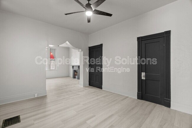 Building Photo - 4038 California Ave