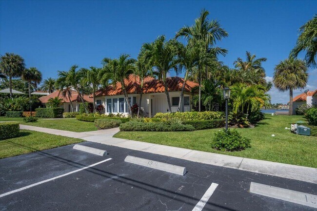 Building Photo - 1371 Lands End Rd