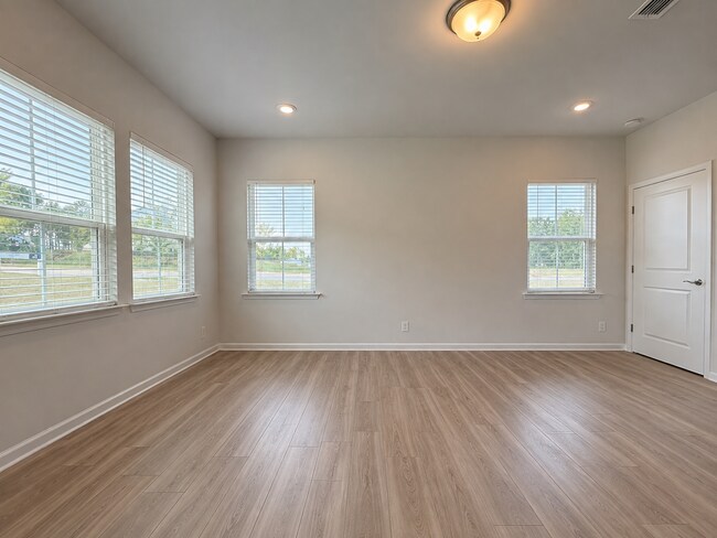 Building Photo - 2123 Sun Vibes Wy