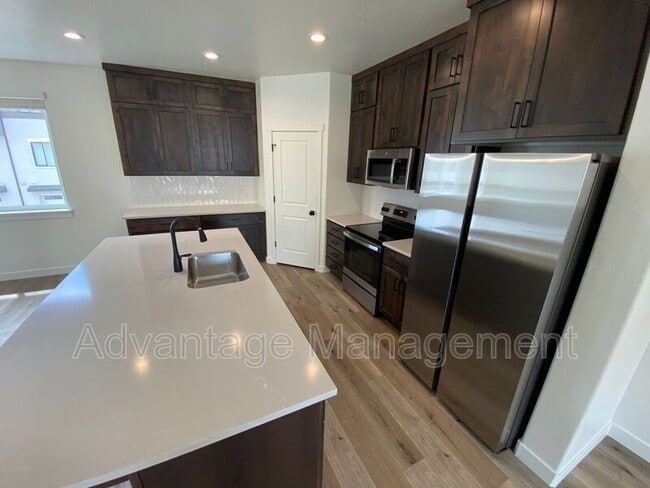 Building Photo - 505 S 1040 W