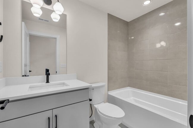 Building Photo - Amazing New Construction in North Nashville!