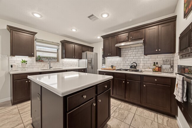 Building Photo - 6546 Grapevine Bend