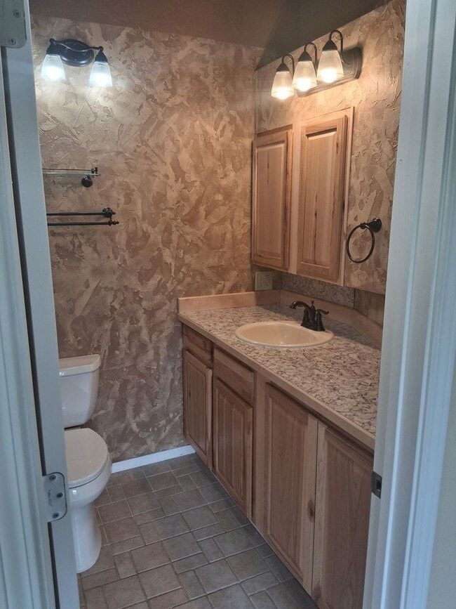 Building Photo - 3251 E Gislason Dr
