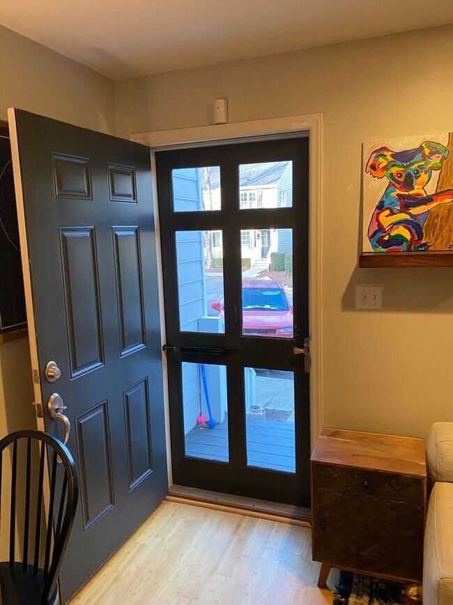 Building Photo - Immaculate end unit townhome in Raleigh's most desirable neighborhood - THE Five Points!