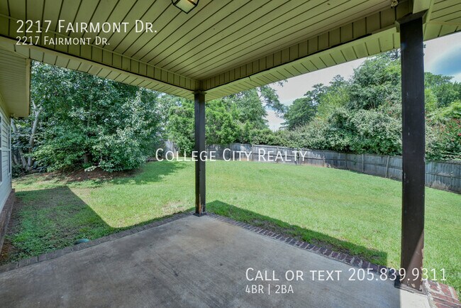 Building Photo - 2217 Fairmont Dr