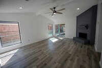 Building Photo - 4606 Meadowood Dr