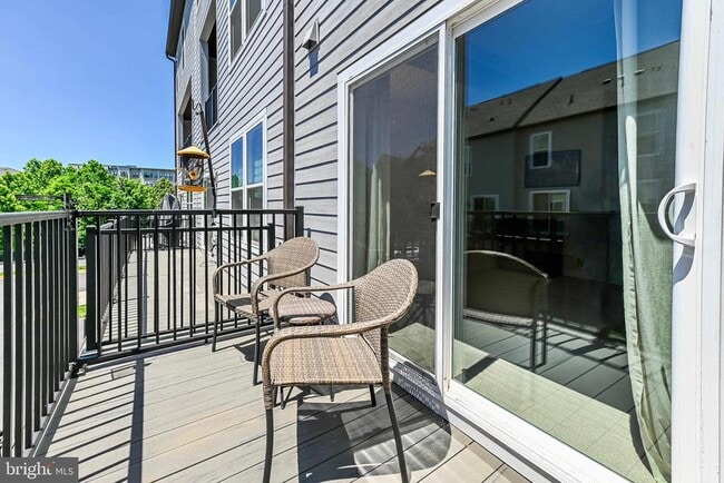 Building Photo - 13543 Sayward Blvd