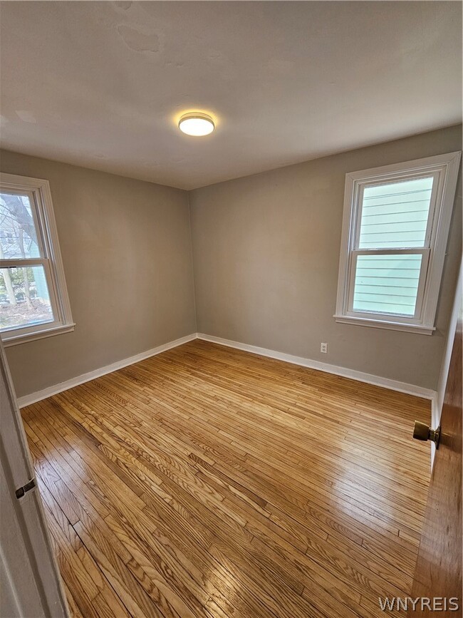 Building Photo - 42 Layton Ave