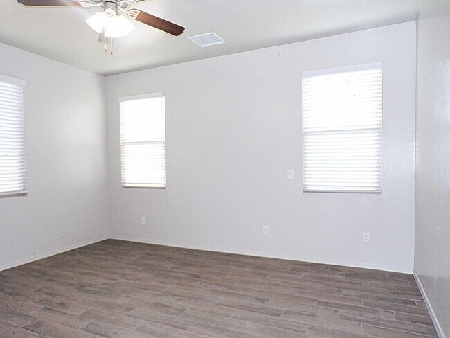 Building Photo - 6263 Saddlehorn Cir