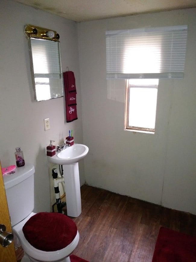 Building Photo - 5 Elcar Cir