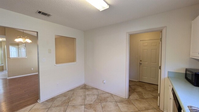 Building Photo - 213 Mirabelle Cir