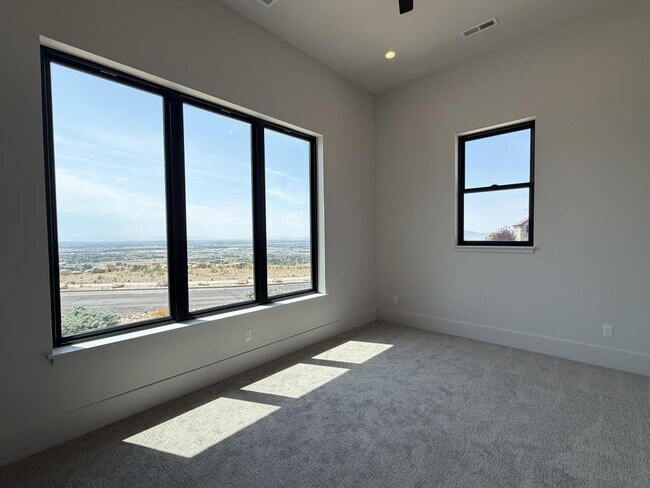 Building Photo - 188-3550 3550 N