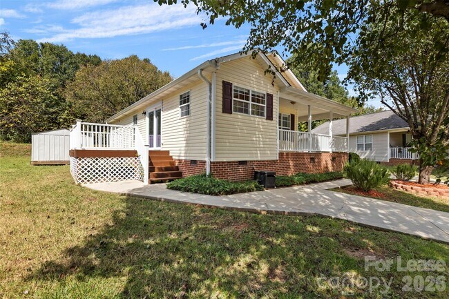 Building Photo - 131 Joseph Ln