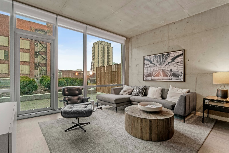 Building Photo - 1389 S State St