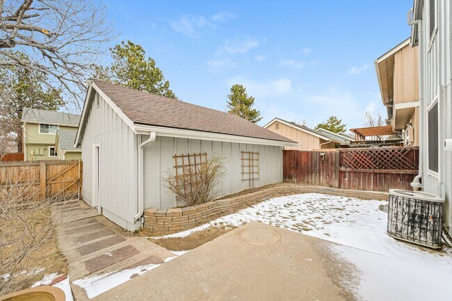 Building Photo - Spacious 4 Bed/2 Bath in Desirable Willow Creek.