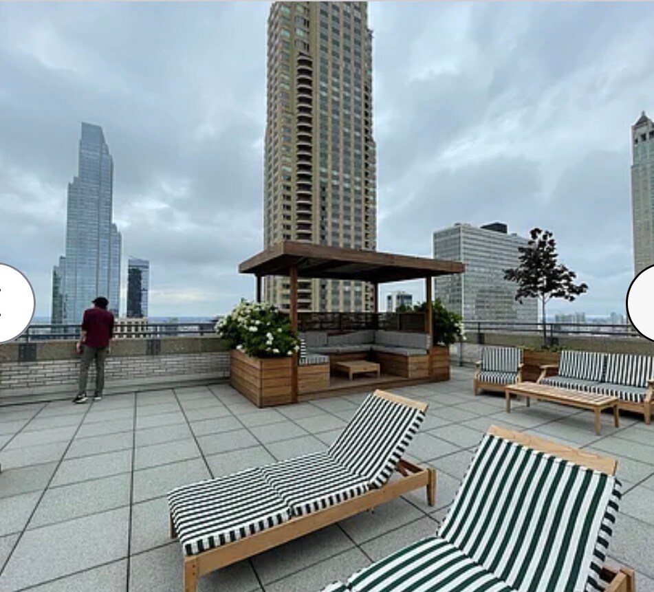 Building Photo - 777 N Michigan Ave